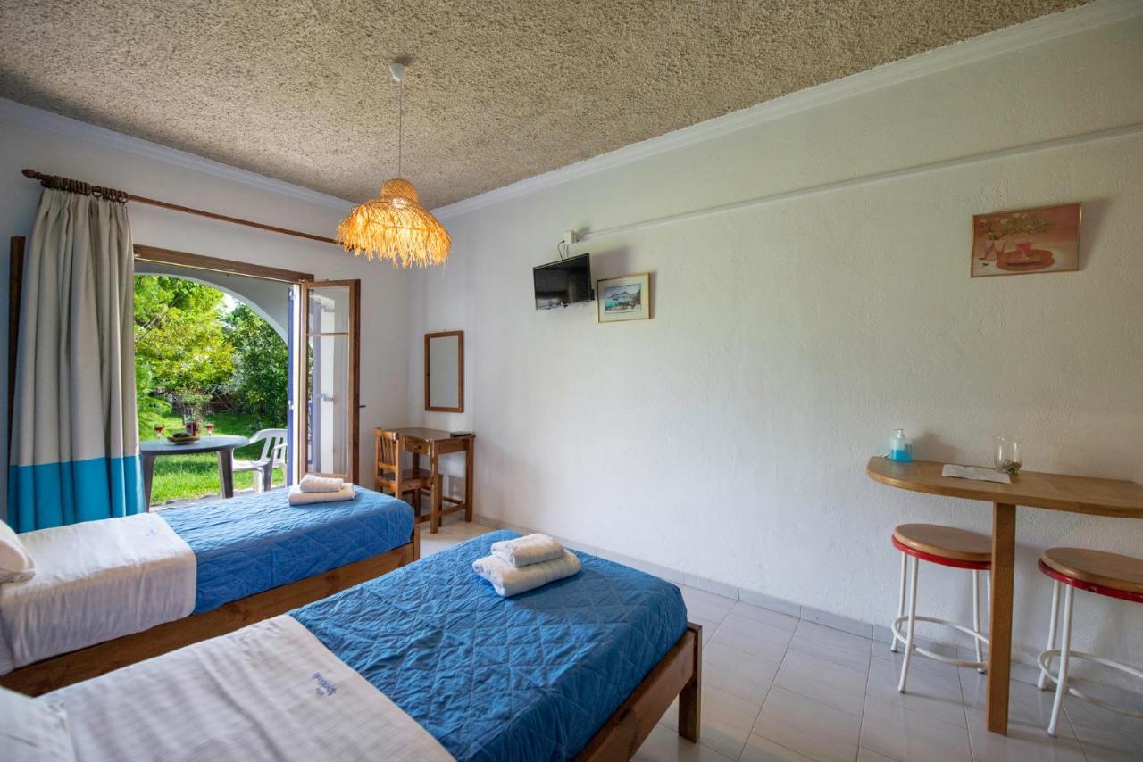 Villa Spyridoula Studios On The Beach Sidárion Exterior foto